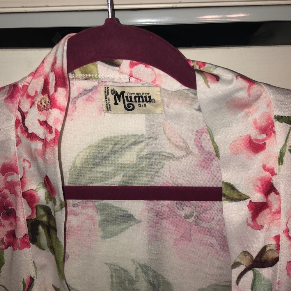 Robe - Picture 2 of 2
